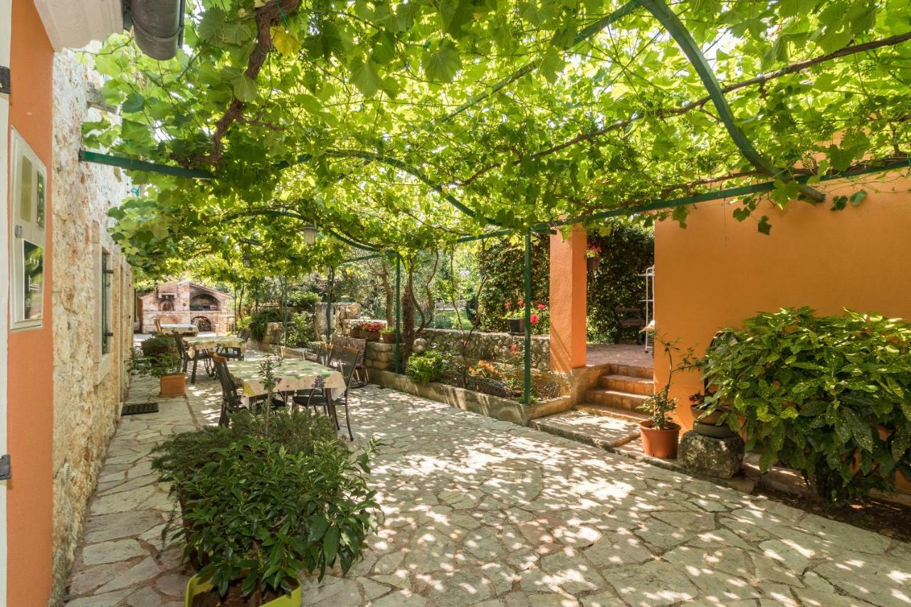 Country House Apartments Apartment *
