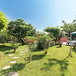Country House Apartments